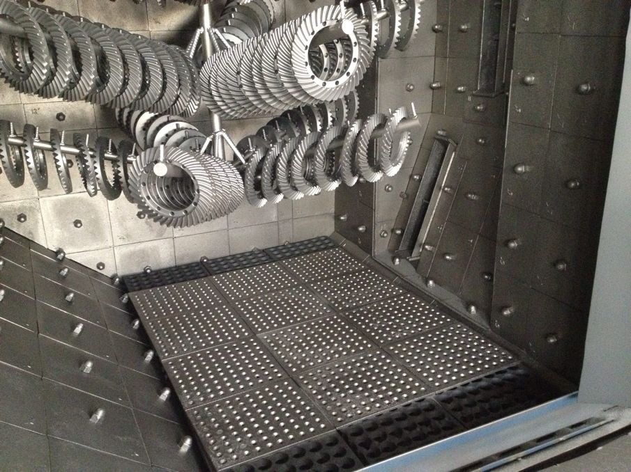 吊鉤式拋丸機-3720室體內(nèi)部